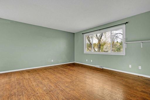 39333 Everett Avenue, North Branch, MN 55056