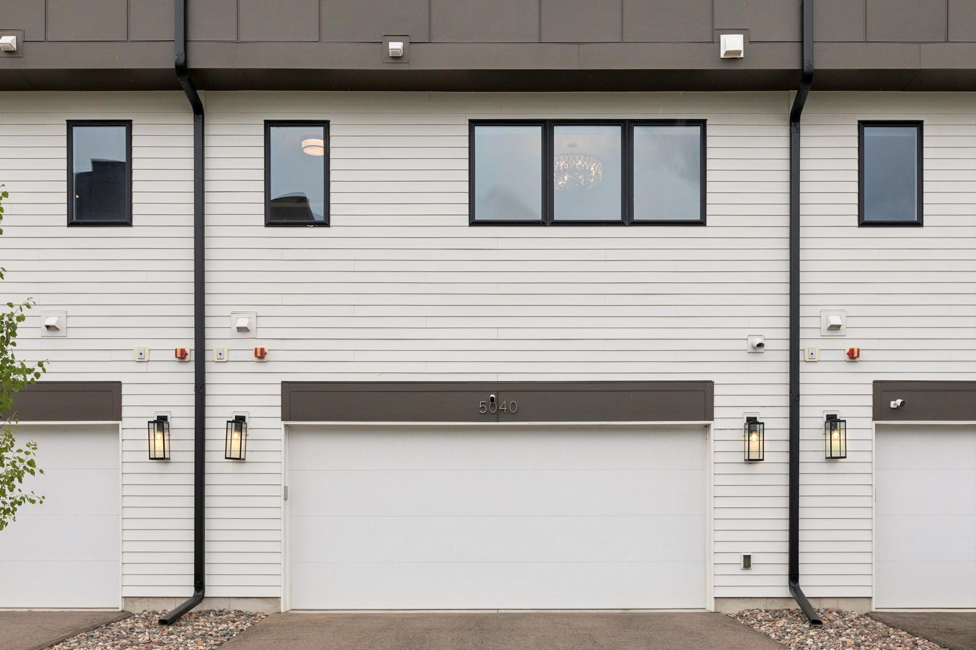 Oversized 2 car garage