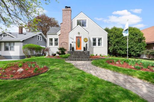 1033 Smith Avenue S, Saint Paul, MN 55118