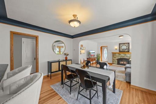1033 Smith Avenue S, Saint Paul, MN 55118