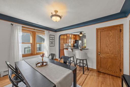 1033 Smith Avenue S, Saint Paul, MN 55118
