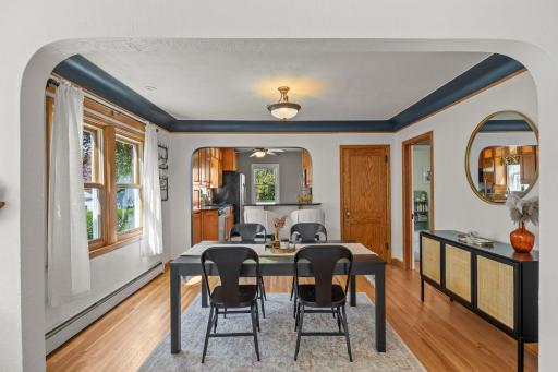 1033 Smith Avenue S, Saint Paul, MN 55118
