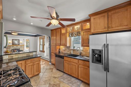 1033 Smith Avenue S, Saint Paul, MN 55118