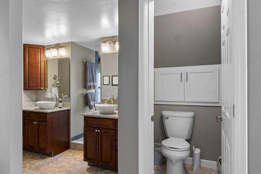 1033 Smith Avenue S, Saint Paul, MN 55118