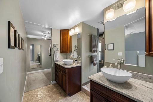 1033 Smith Avenue S, Saint Paul, MN 55118