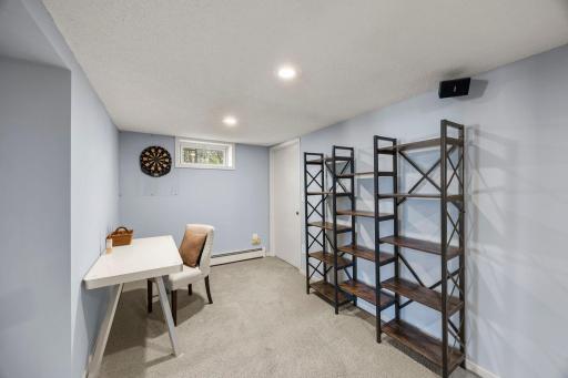 1033 Smith Avenue S, Saint Paul, MN 55118
