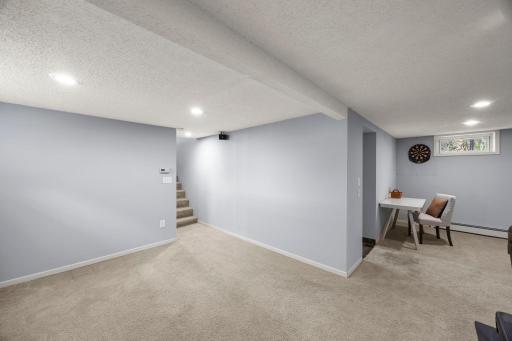 1033 Smith Avenue S, Saint Paul, MN 55118