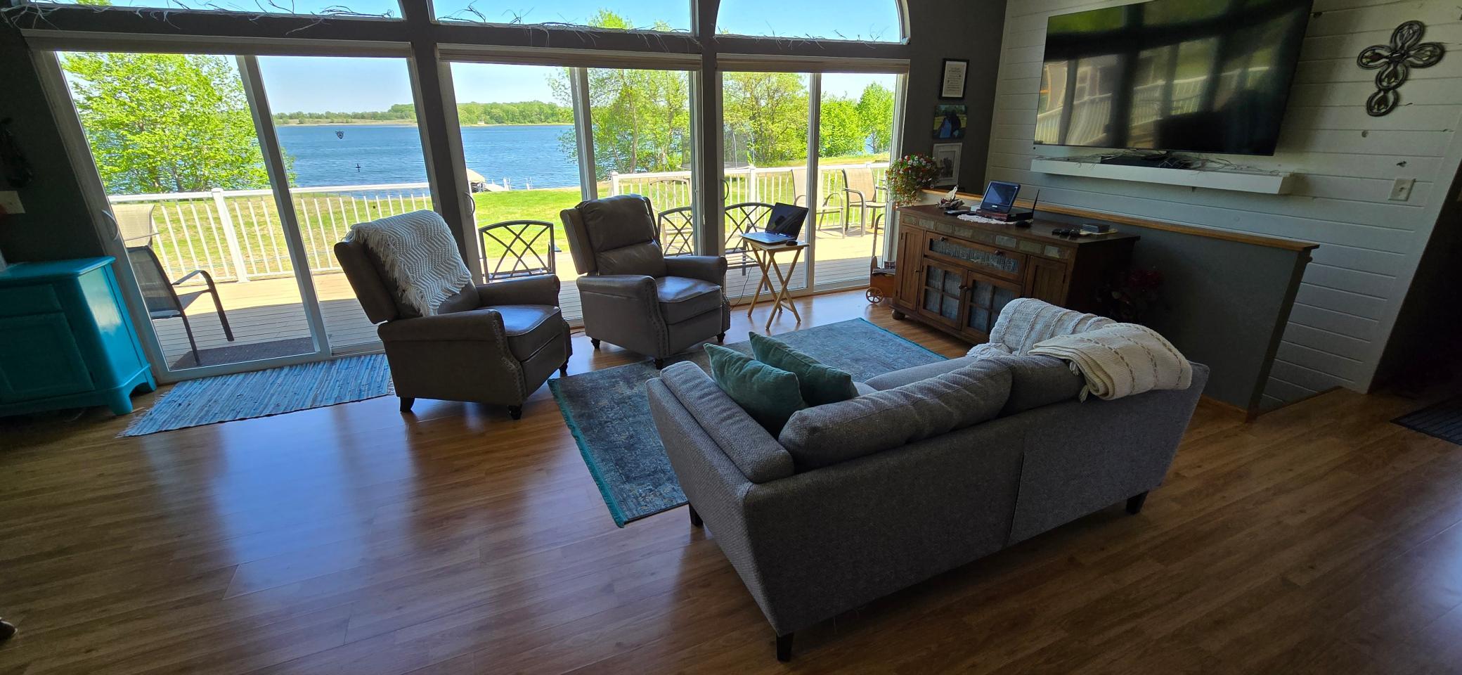 MainFlr.Livingrm.jpg