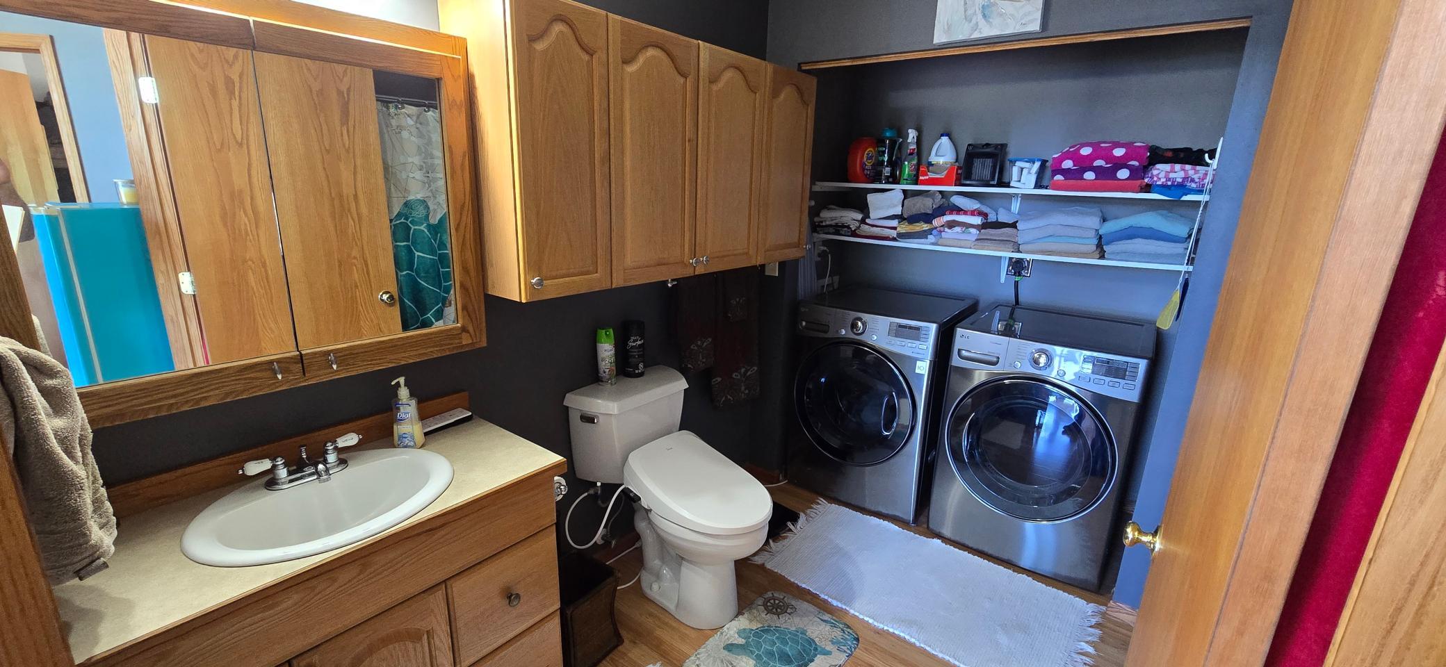 mainflr.bath-Laundry.jpg