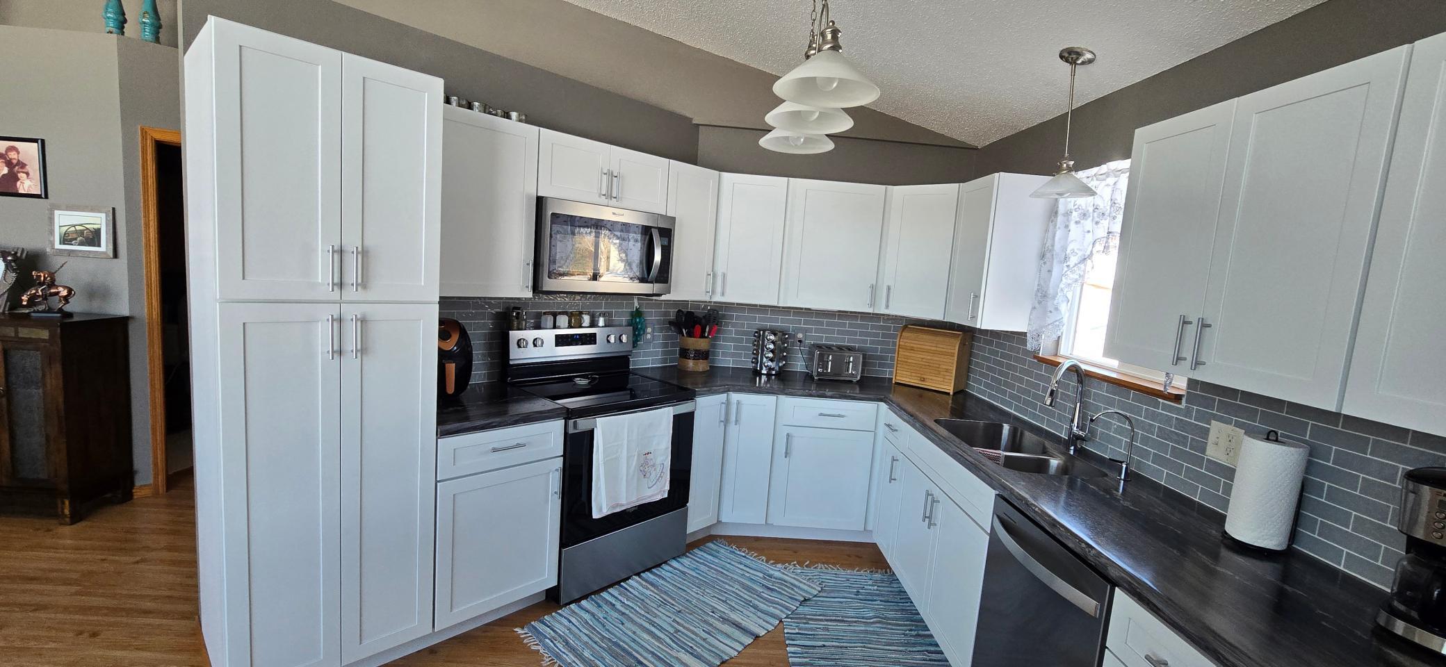 Kitchen.c.jpg
