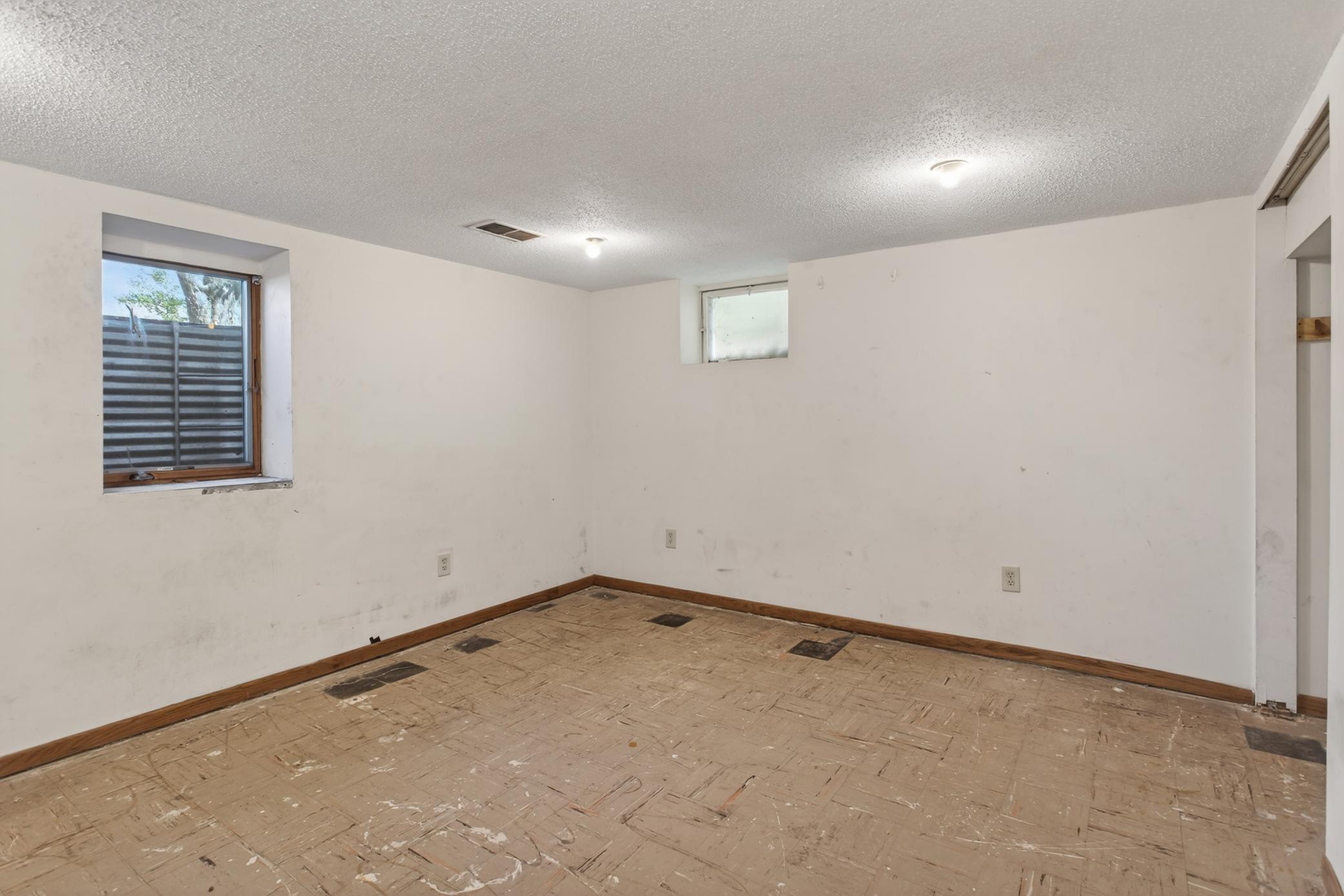 lower 3rd bed room