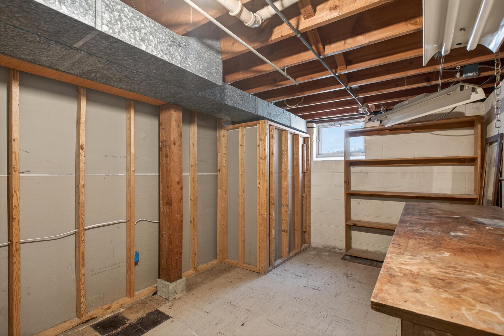 lower level storage/flex