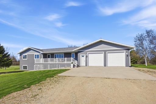 5083 104th Avenue SE, Litchville, ND 58461