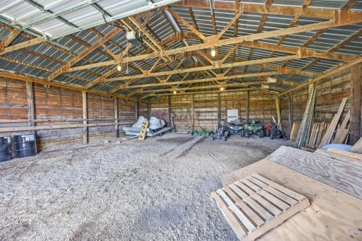 5083 104th Avenue SE, Litchville, ND 58461