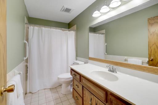 1801 6th Avenue W, Shakopee, MN 55379
