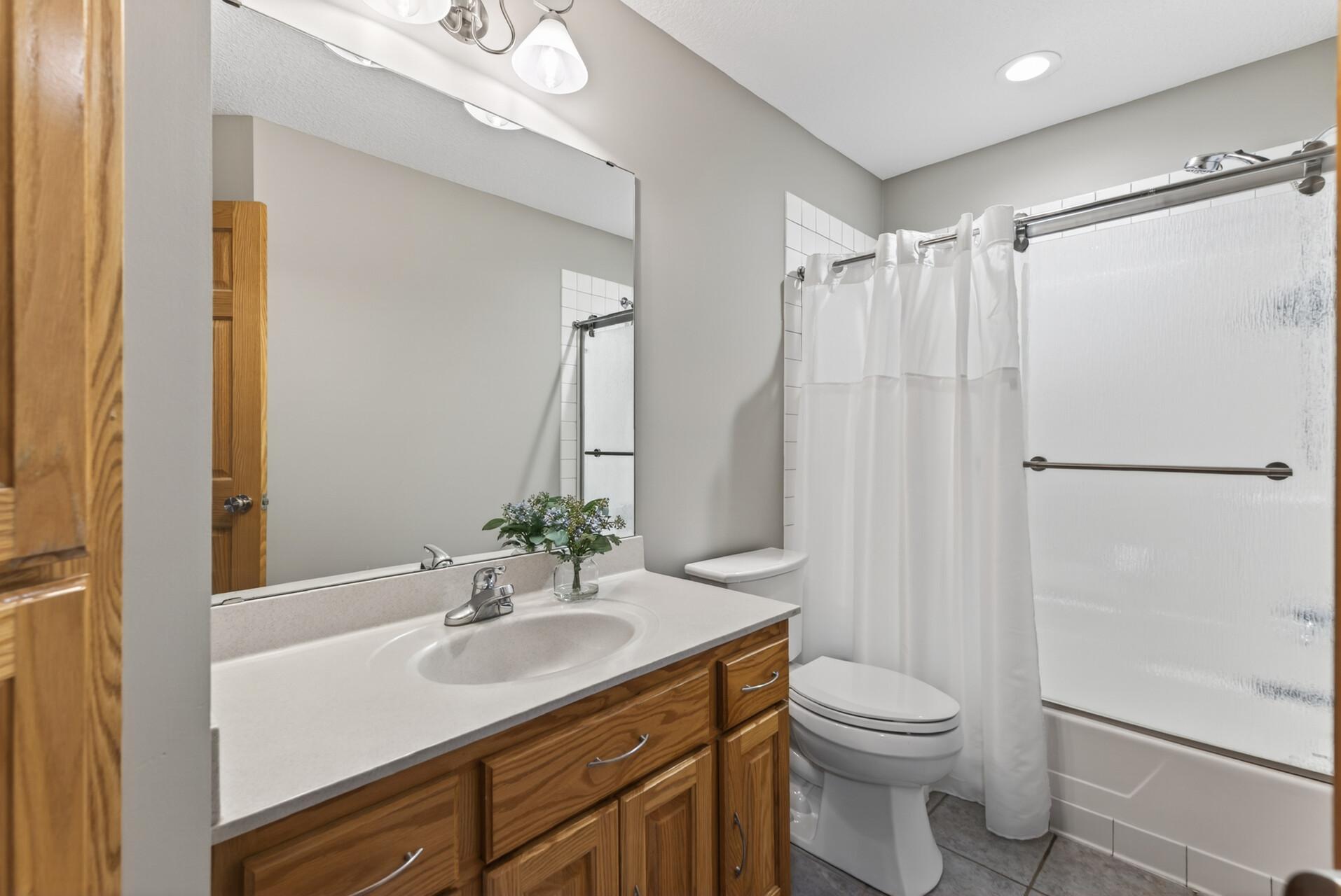 Upper full bath