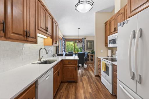 9625 Hampshire Lane, Eden Prairie, MN 55347