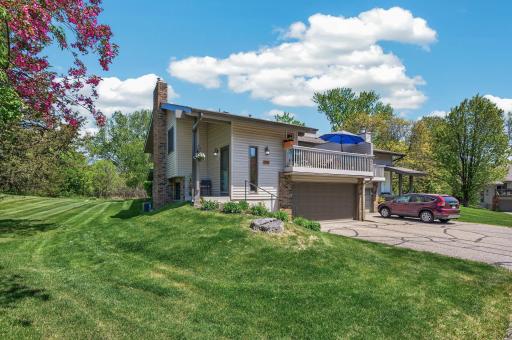 9625 Hampshire Lane, Eden Prairie, MN 55347
