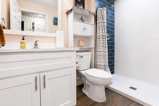 Another angle of the basement 3/4 bath..jpg