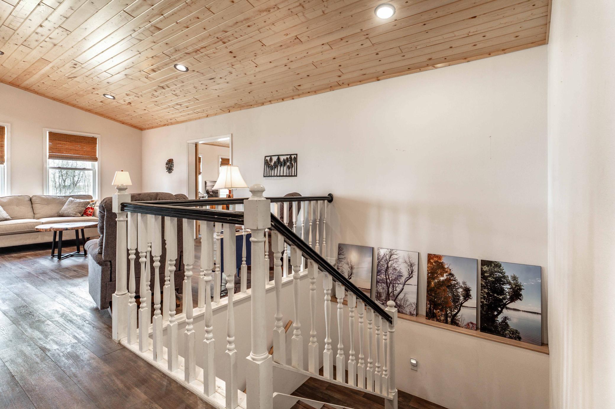 Staircase to lower