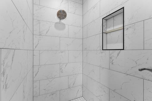 Primary Bathroom - Walk-in Tiled Shower With Built - In Niche