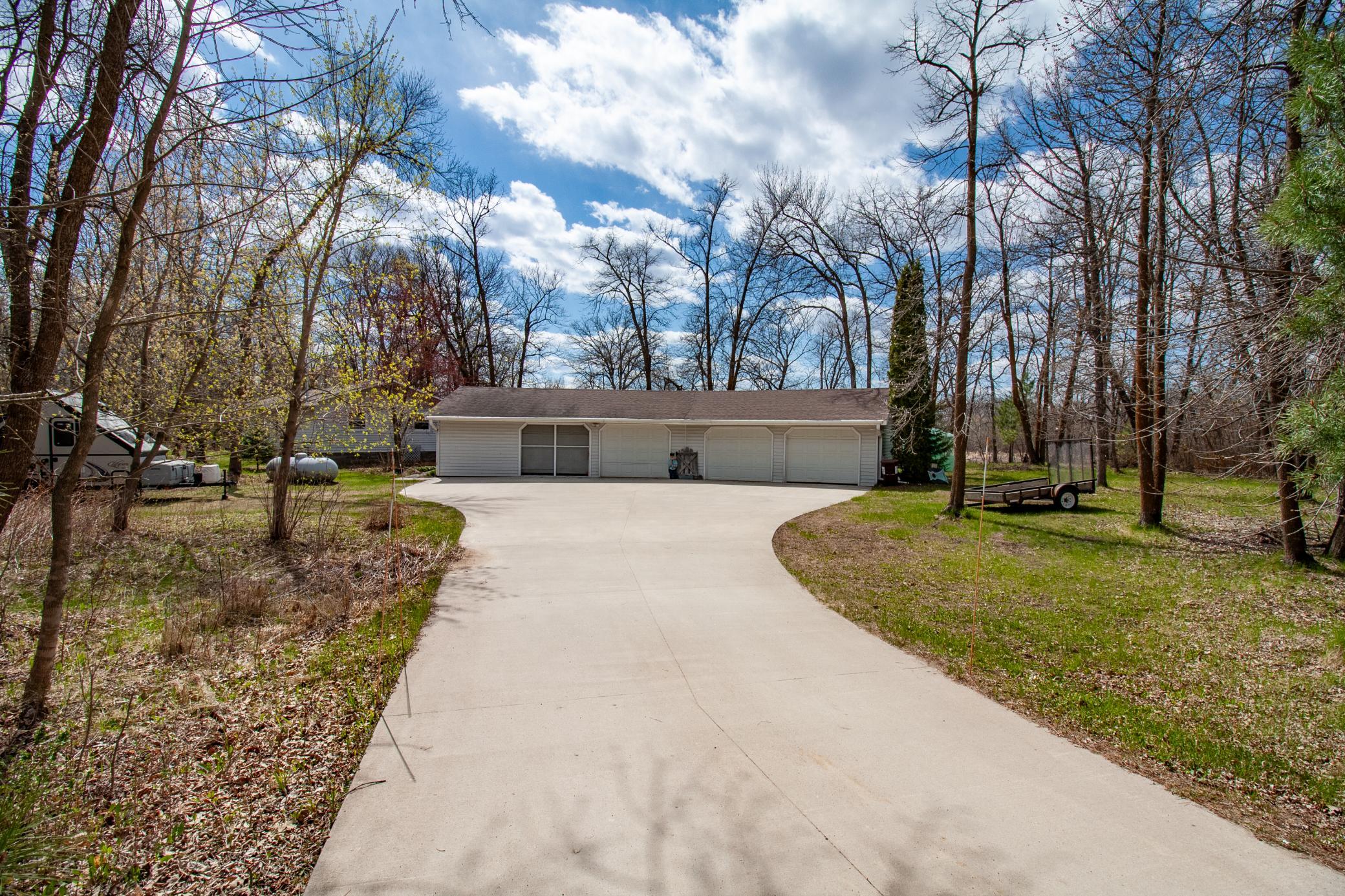 39511 460th Exterior (1).jpg