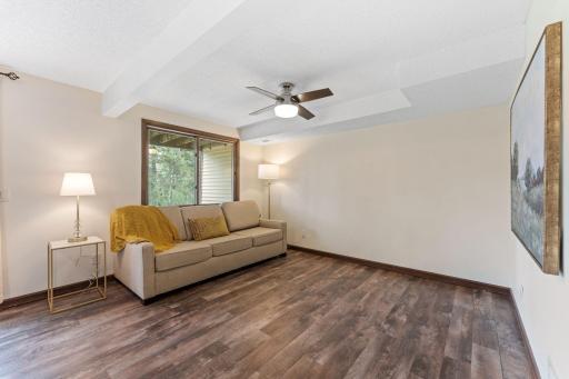 907 Heritage Court W, Saint Paul, MN 55127