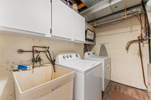 907 Heritage Court W, Saint Paul, MN 55127