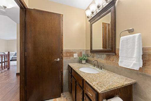 907 Heritage Court W, Saint Paul, MN 55127