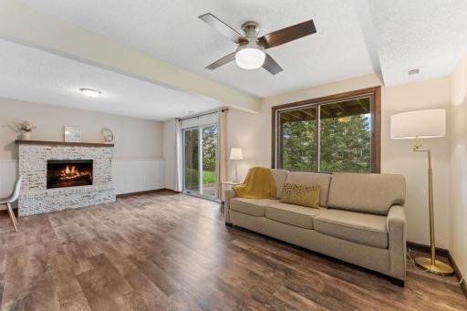 907 Heritage Court W, Saint Paul, MN 55127