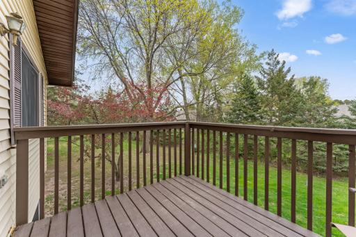 907 Heritage Court W, Saint Paul, MN 55127