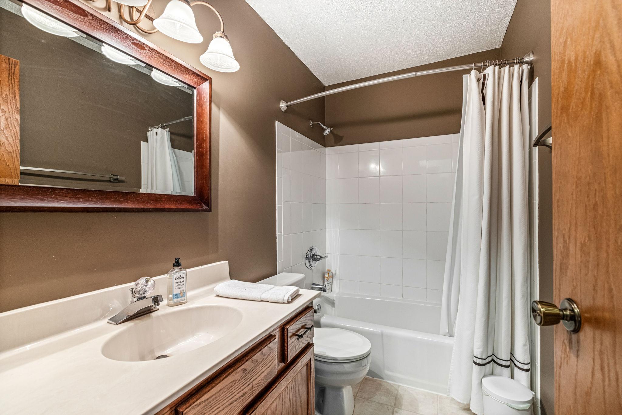 Upper Level Full Bath