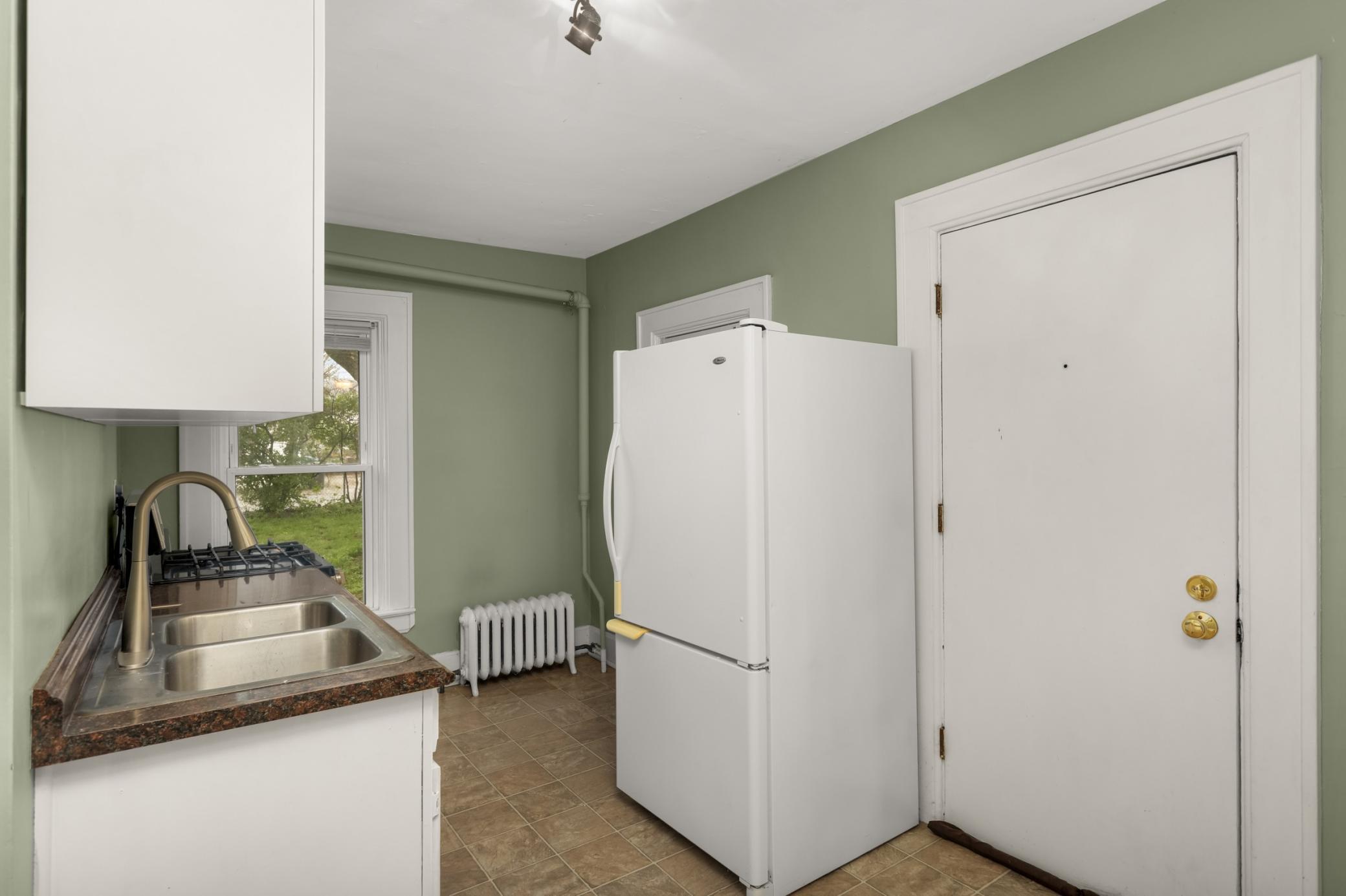 Unit 614 - Kitchen
