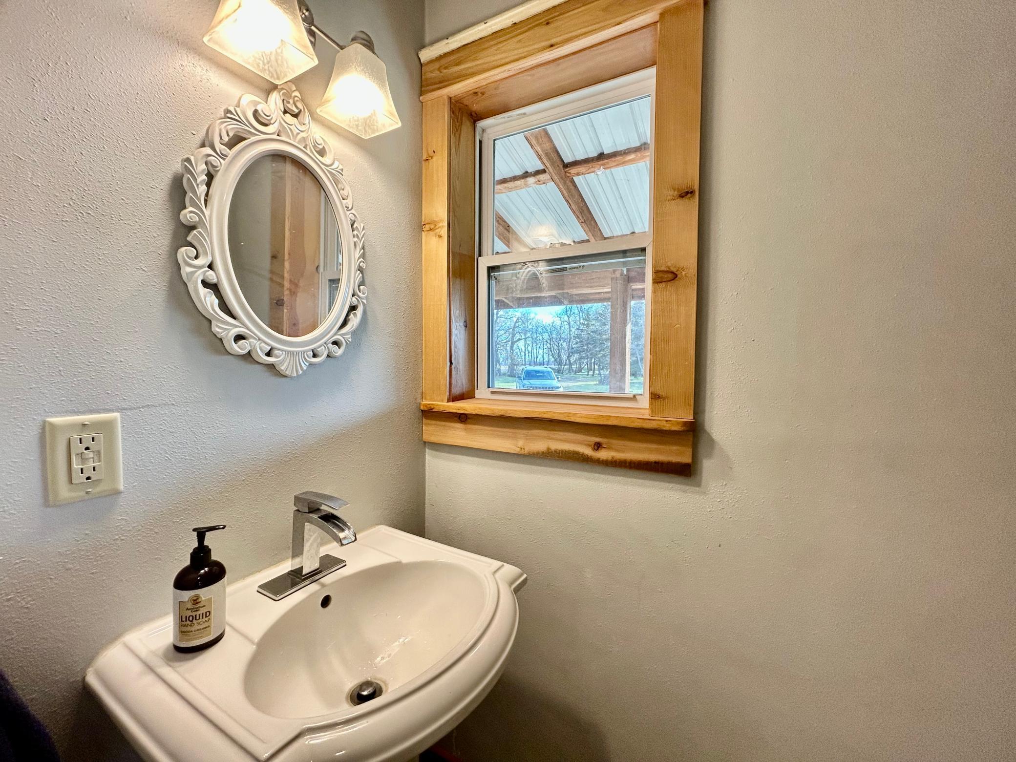 Main Floor 1/4 Bathroom
