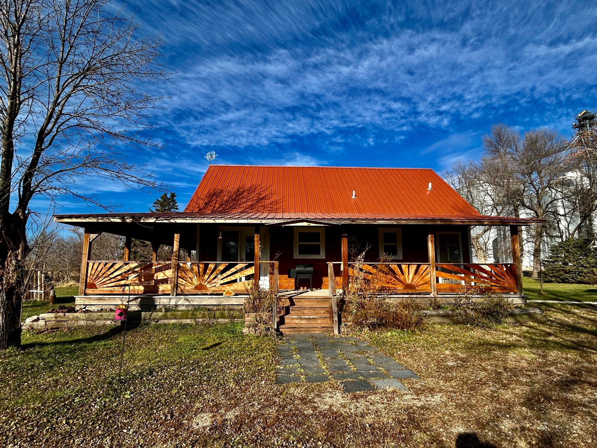 305 Oak St