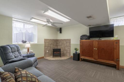 207 Lincoln Street SW, Mapleton, MN 56065