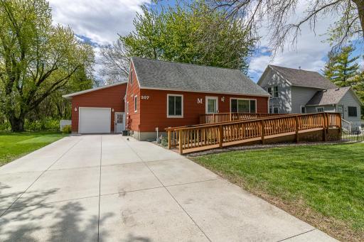 207 Lincoln Street SW, Mapleton, MN 56065