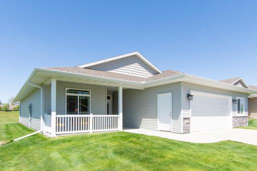 1552 Eagle Ridge Street NE, Owatonna, MN 55060