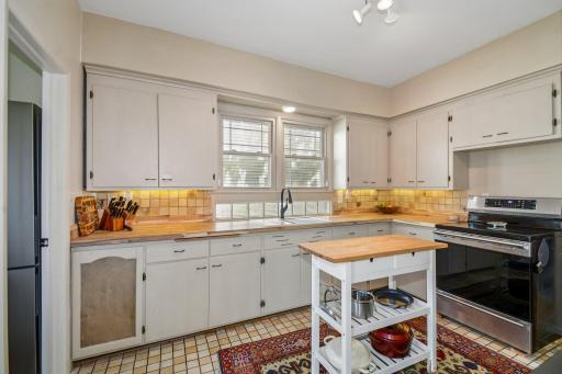 2507 Thomas Avenue N, Minneapolis, MN 55411