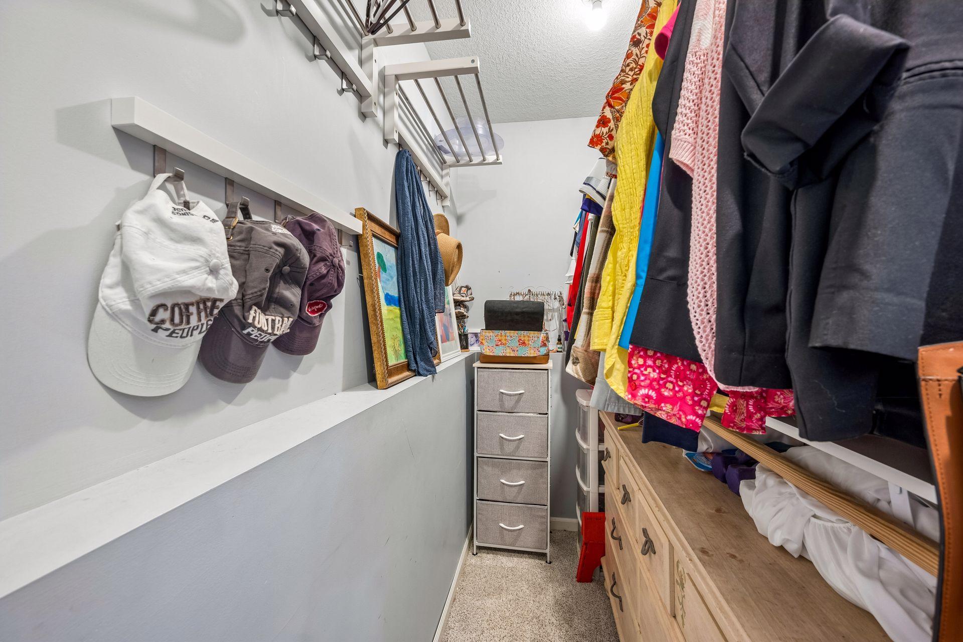 Walk in closet