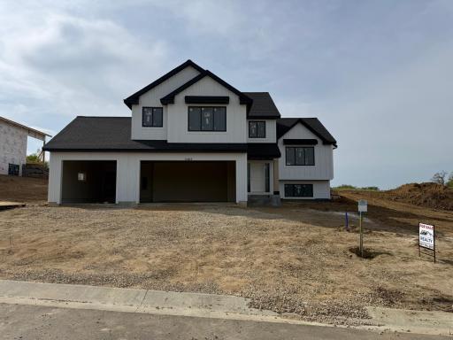 3463 Stonehedge Dr NE, Rochester, MN 55906