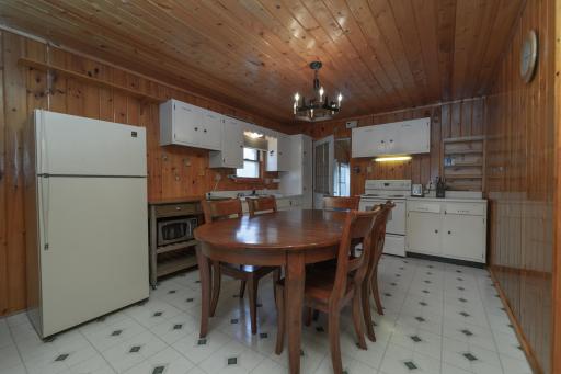 8355 Paradise Beach Road, Brainerd, MN 56401