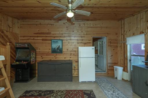 8355 Paradise Beach Road, Brainerd, MN 56401