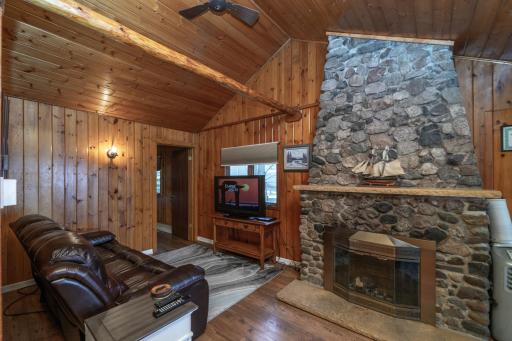 8355 Paradise Beach Road, Brainerd, MN 56401