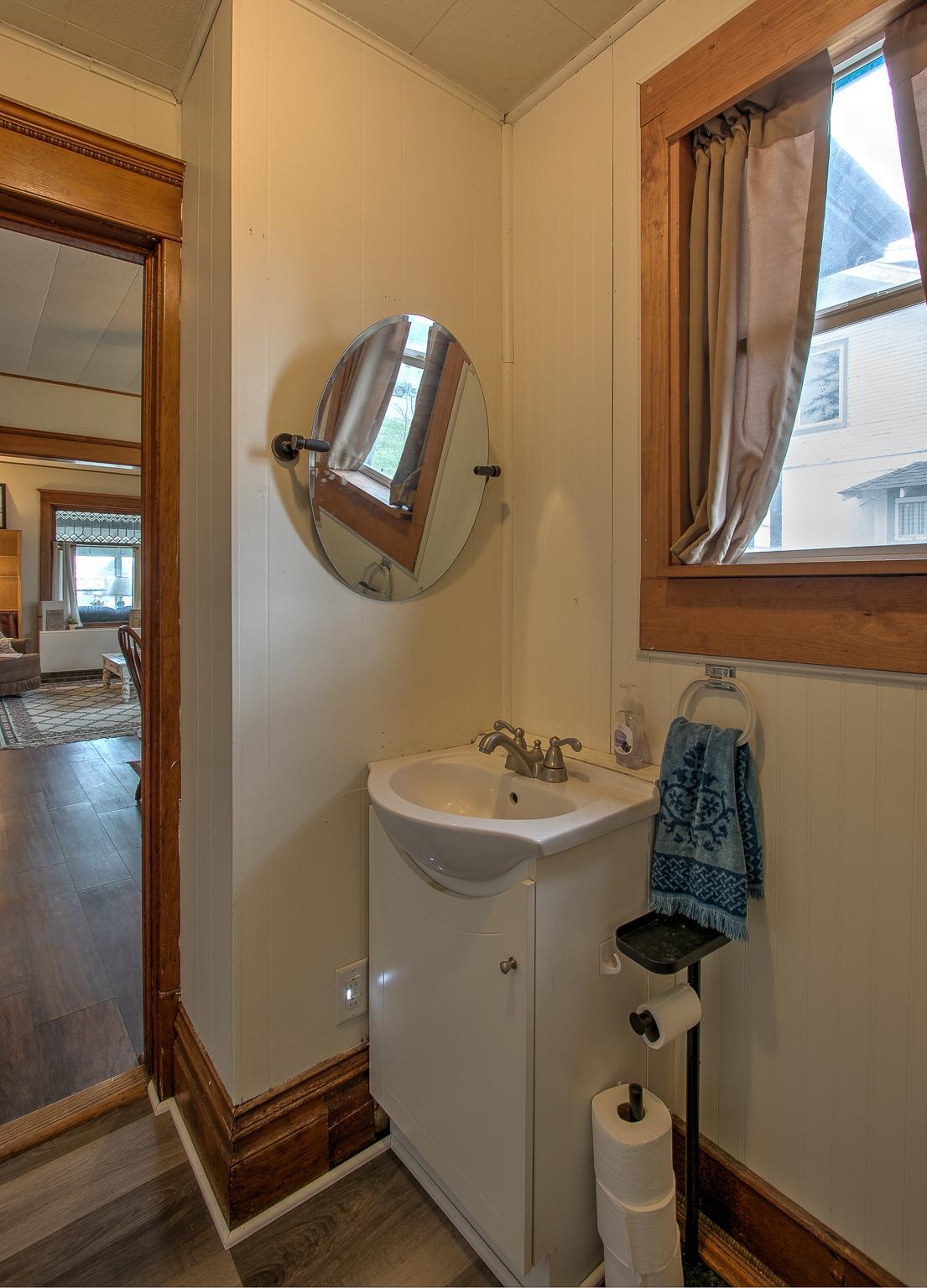 Main Floor 1/2 Bathroom