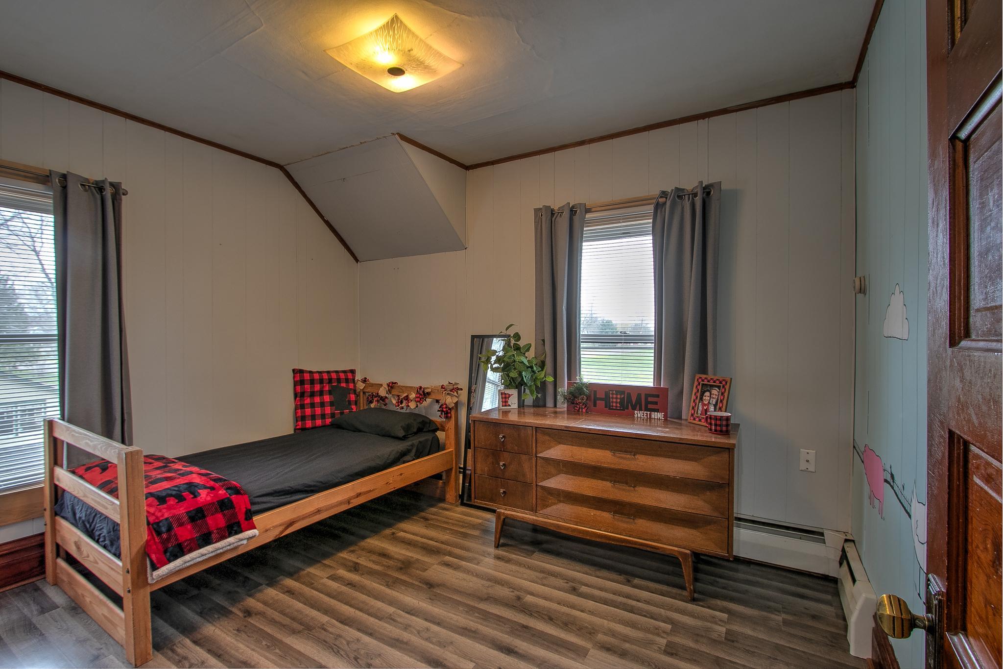 2nd Bedroom