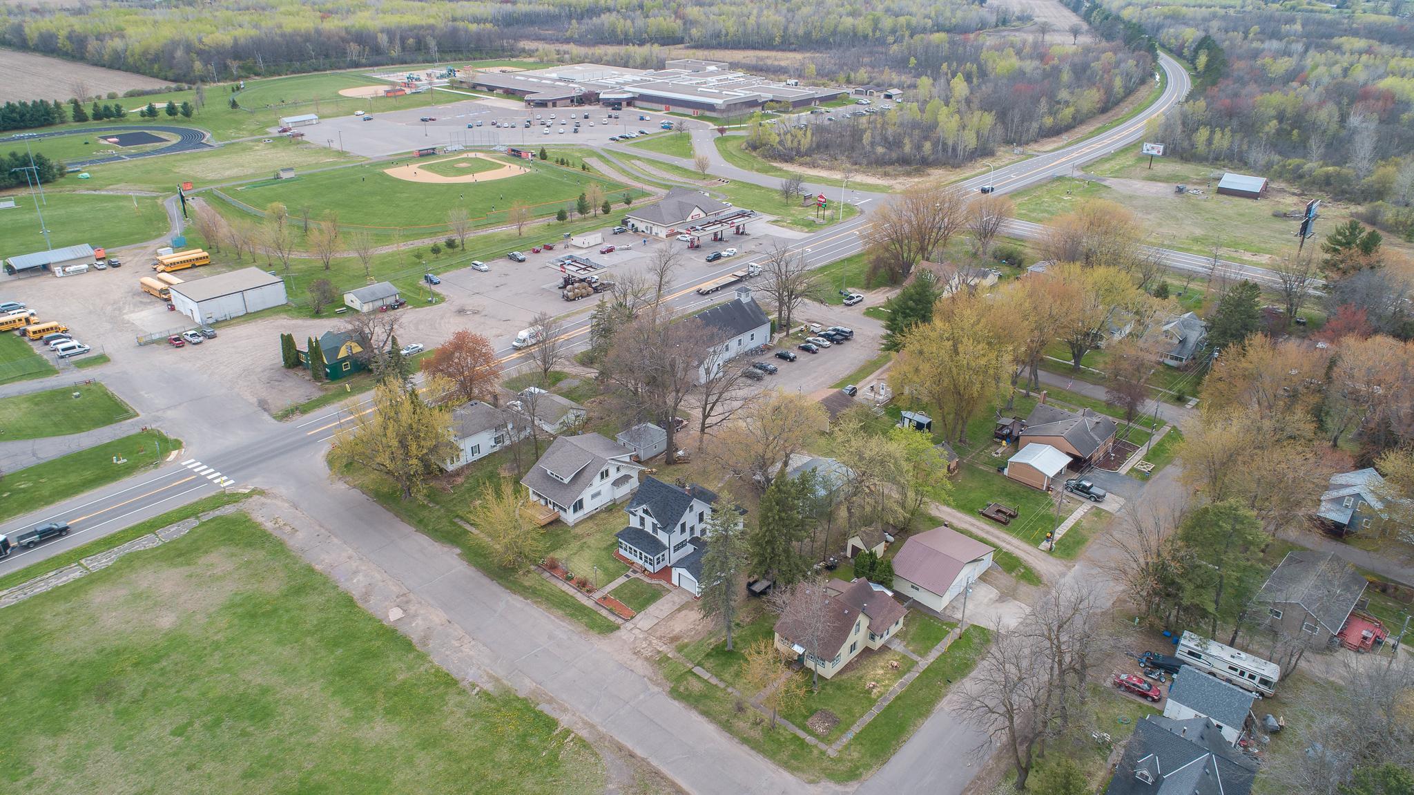 Great location! Close to restaurants, stores, and the school!