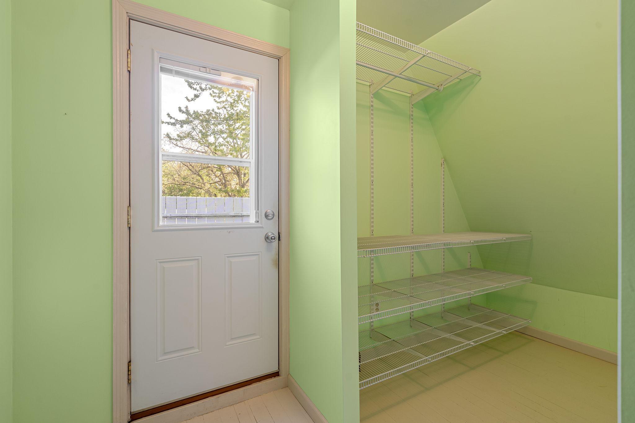 34-web-or-mls-139-e-univ-st.jpg