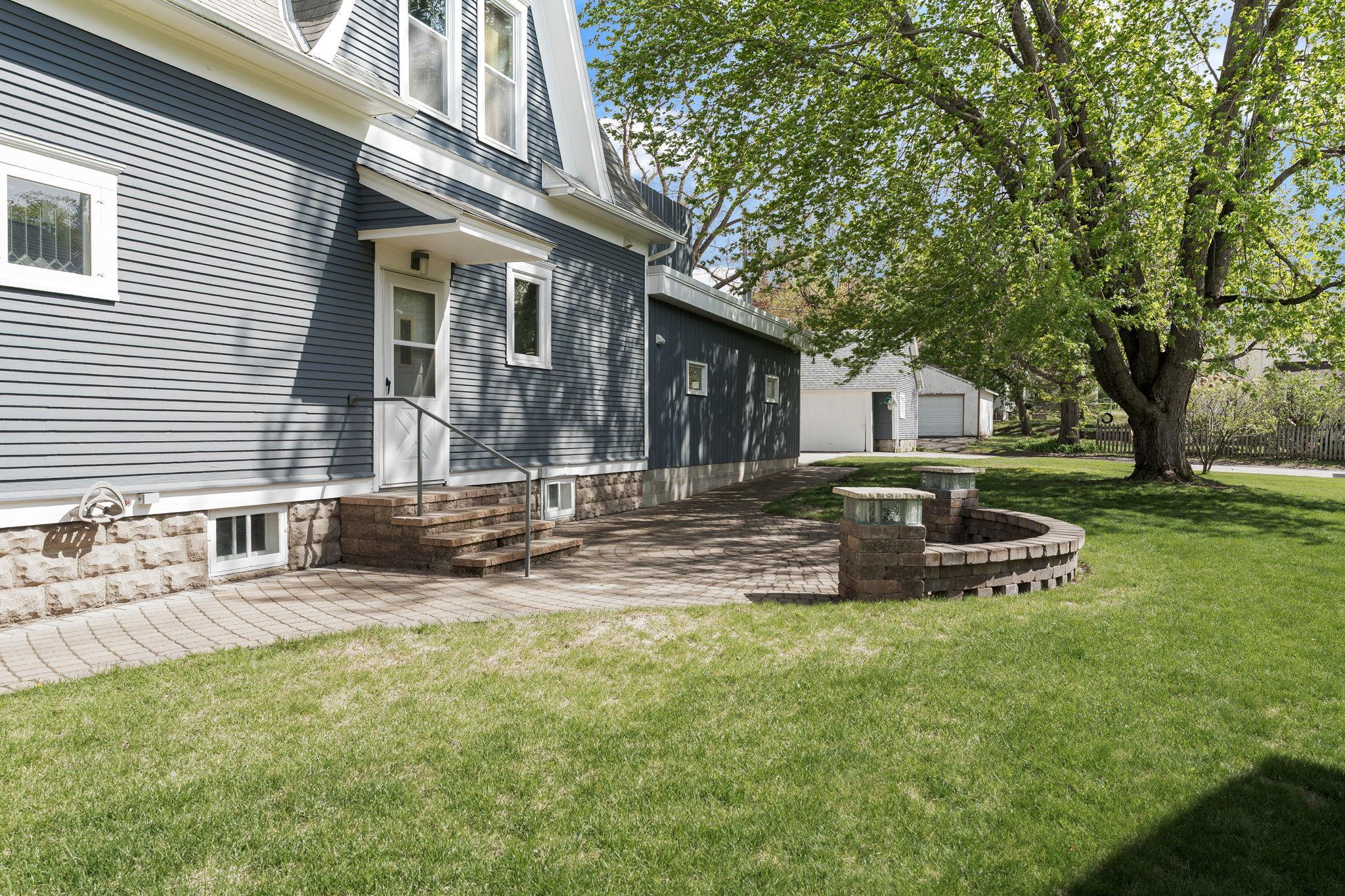 6-web-or-mls-139-e-univ-st.jpg