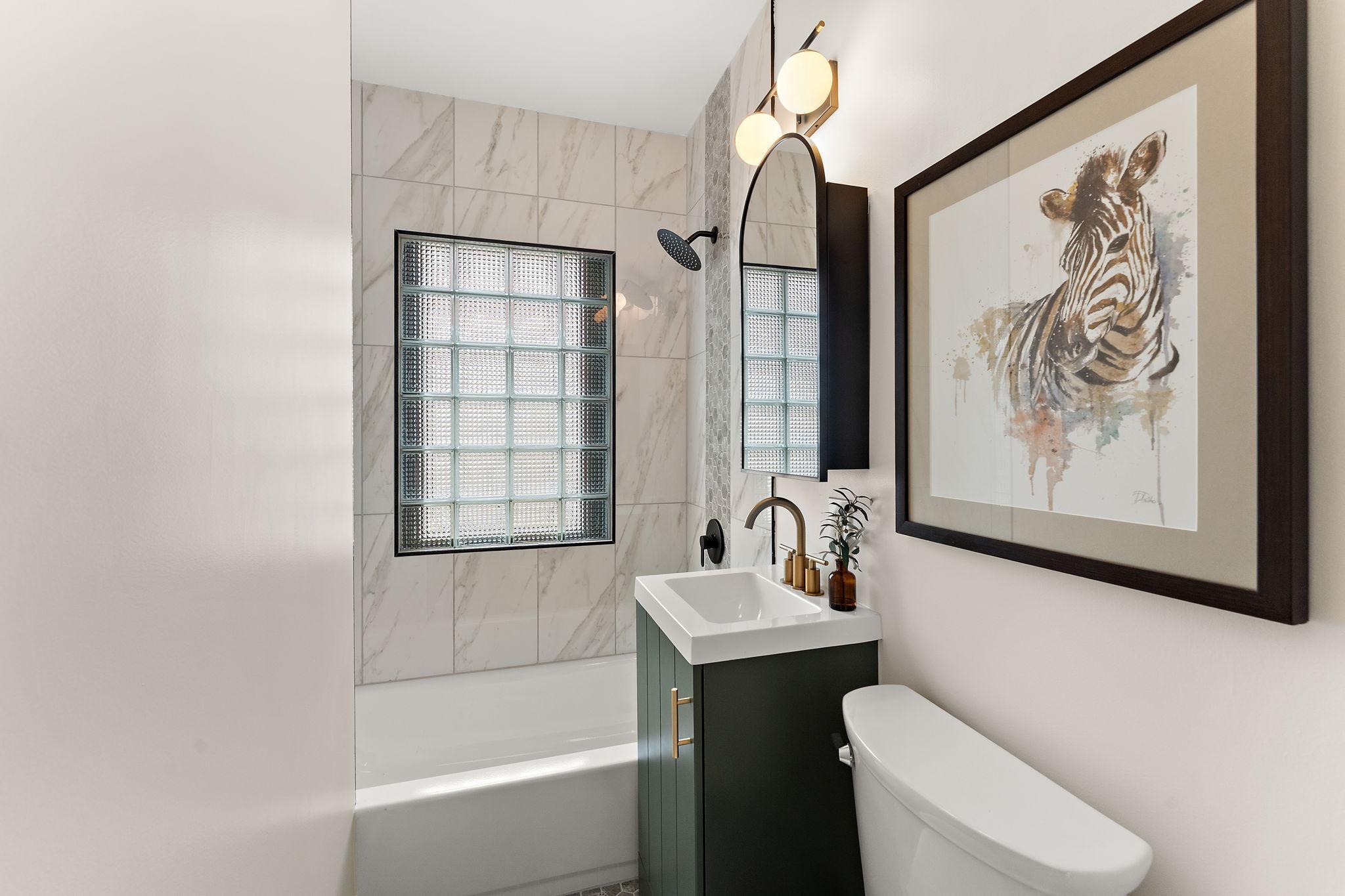 Check out the stunning bathroom